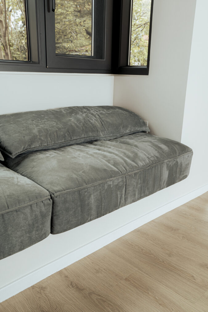 Upholstered Loose Couch in Dark Gray (Window)