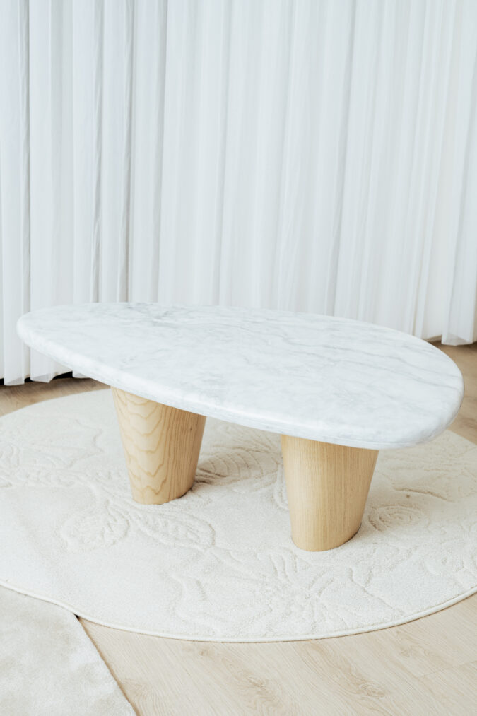 Low Coffee Table in White Table Top